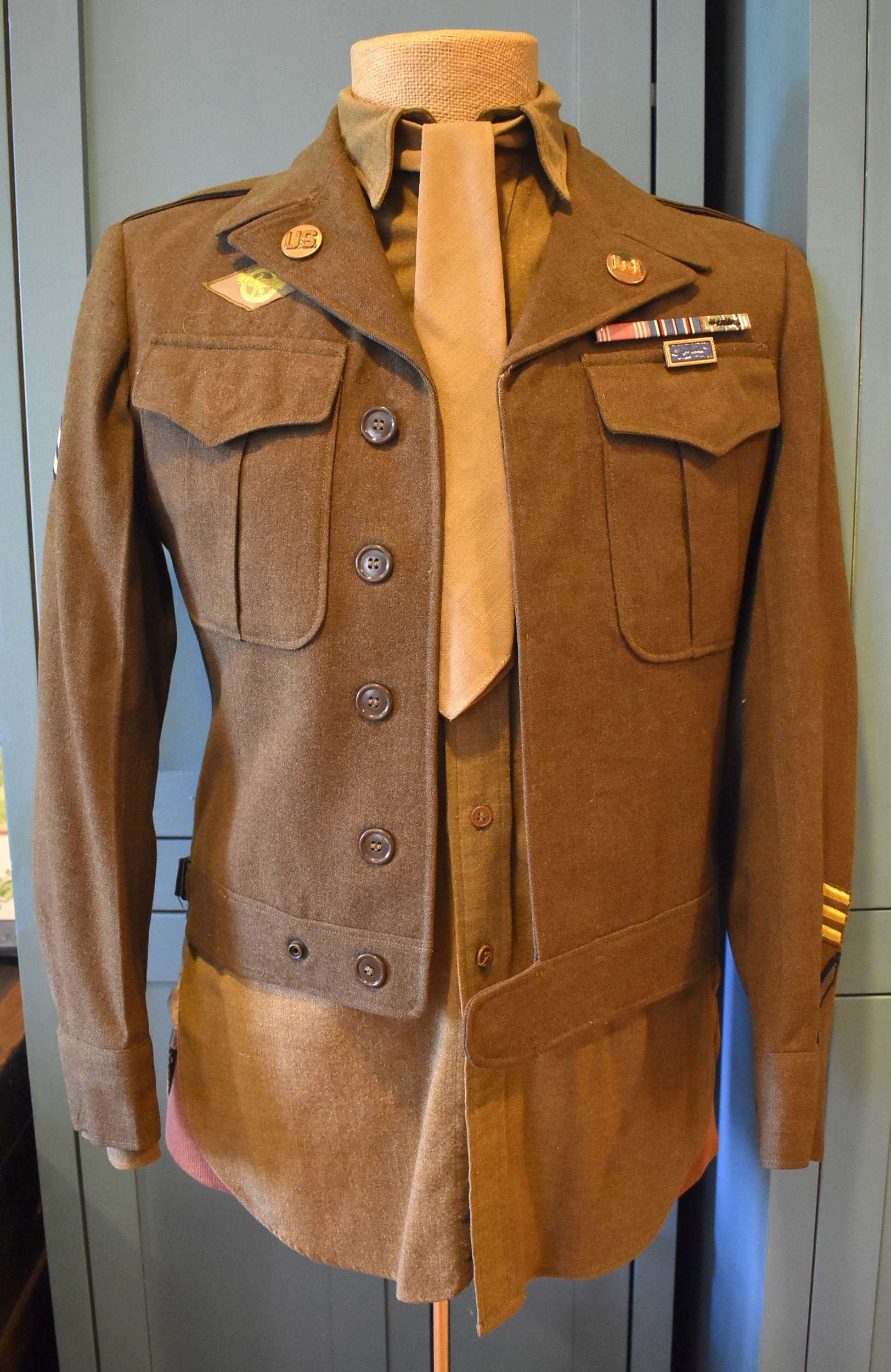 WWII Army Uniform/Eisenhower Jacket - Gammelgården Museum